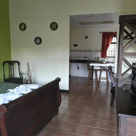 Dos Palmas Studio Apartments Rio Segundo Luaran gambar