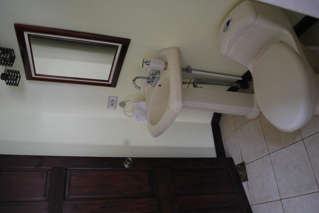 Dos Palmas Studio Apartments Rio Segundo Luaran gambar